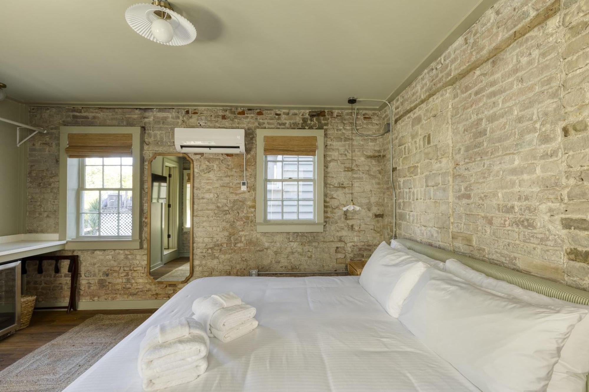 Historic B&B King Suite- Walk To King Charleston Dış mekan fotoğraf
